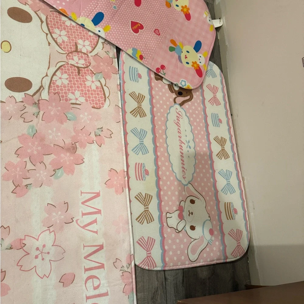 Cutecore🍓SANRIO Rug Lot - Picture 3 of 11